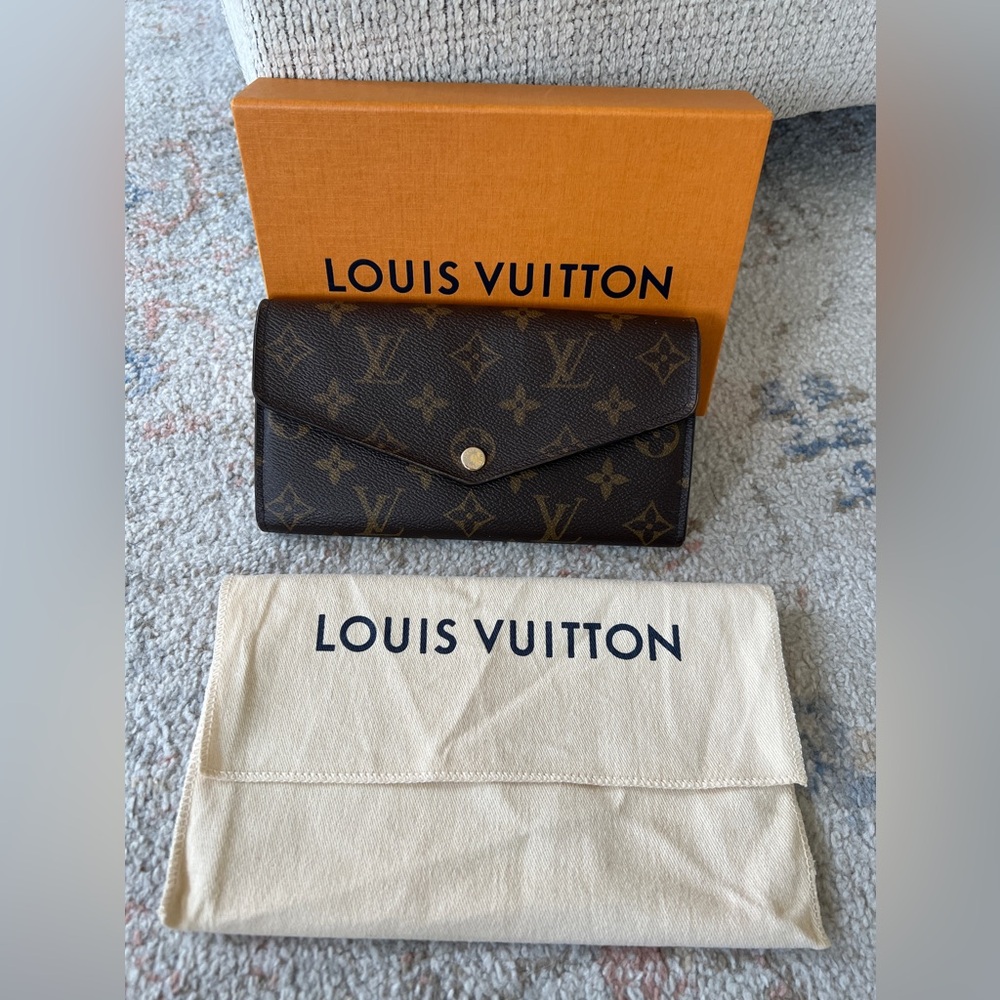 Louis Vuitton Sarah Wallet